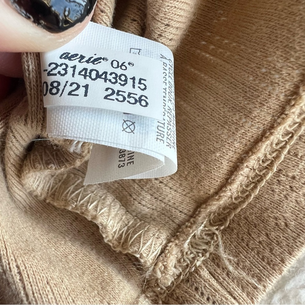 Aerie Top Shirt Womens Small Tan Ribbed Funnel Neck Long Sleeve Stretch Neutral - Picture 12 of 12